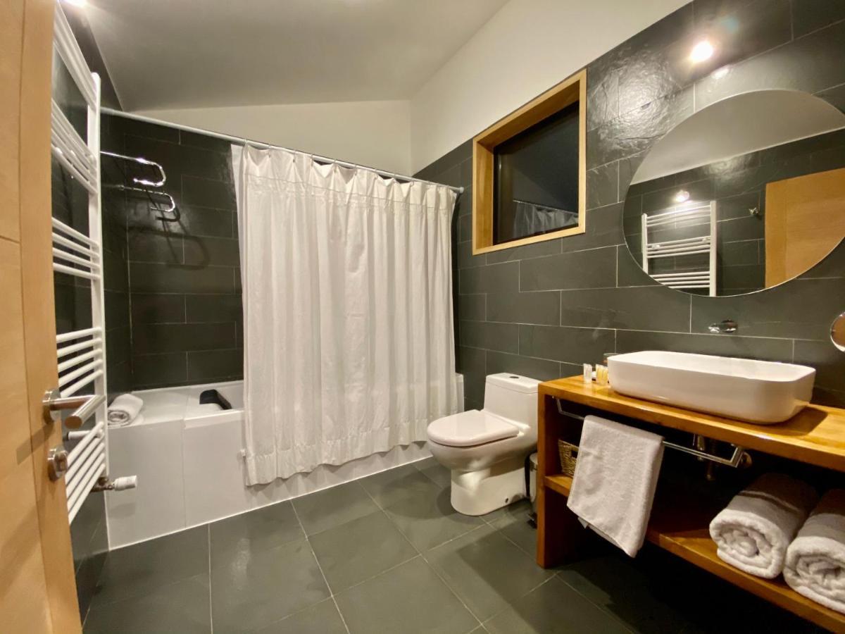 Line Hotel Patagonia Puerto Natales Buitenkant foto